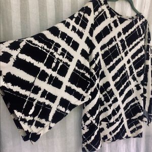 🏷️📉 Chico’s Kimono Blouse size M